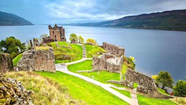 Paseo en barco por el Lago Ness